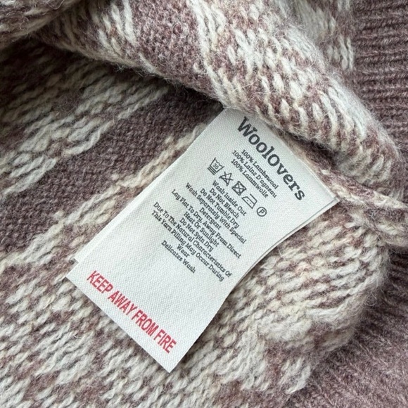 100% Lambswool WoolOvers V-Neck Cardigan - Picture 3 of 10